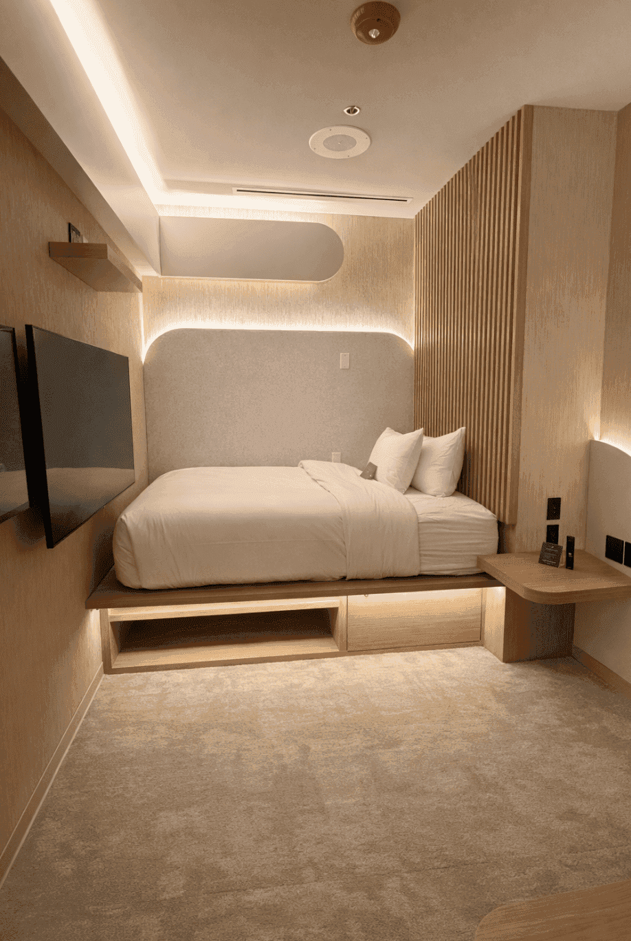 XL · Miami Beach — Wait N’ Rest cabin